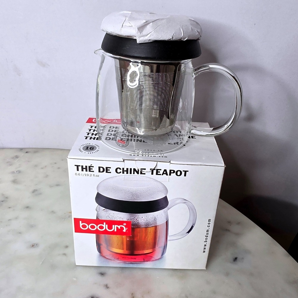 Bodum The De Chine Glass Teapot 19.2oz Infuser 1810-16 Black Clear New Open Box